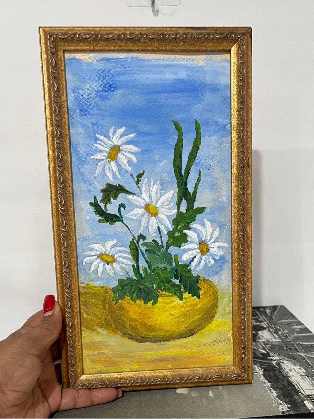 VINTAGE | Framed White Daisy Still Life Painting in Gold Frame 7"x12"